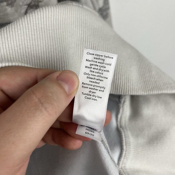 Athleta Small Triumph Jacket Camo Hooded Full Zip Athletic Casual Gray - Picture 9 of 10